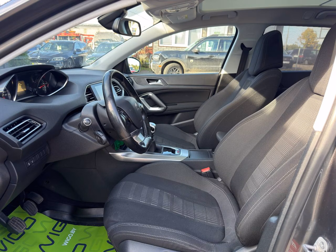 Peugeot 308 фото 17