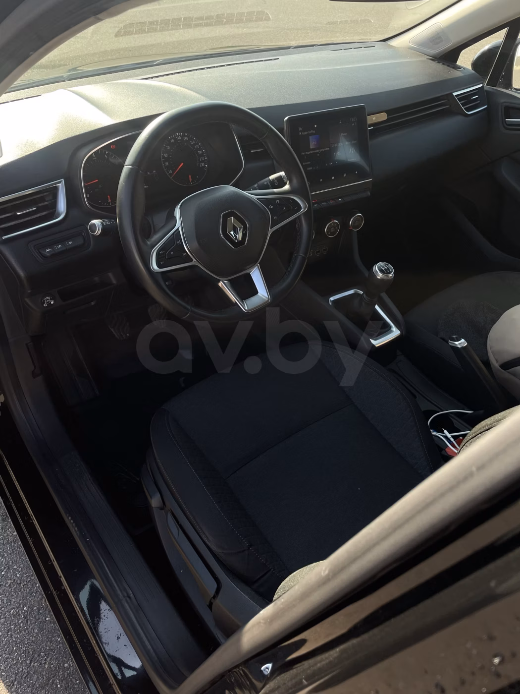 Renault Clio фото 17