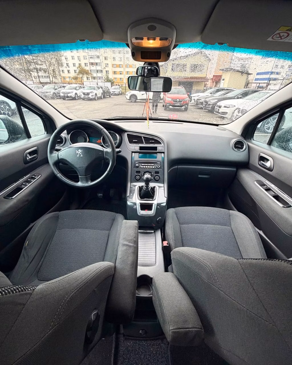 Peugeot 5008 фото 9