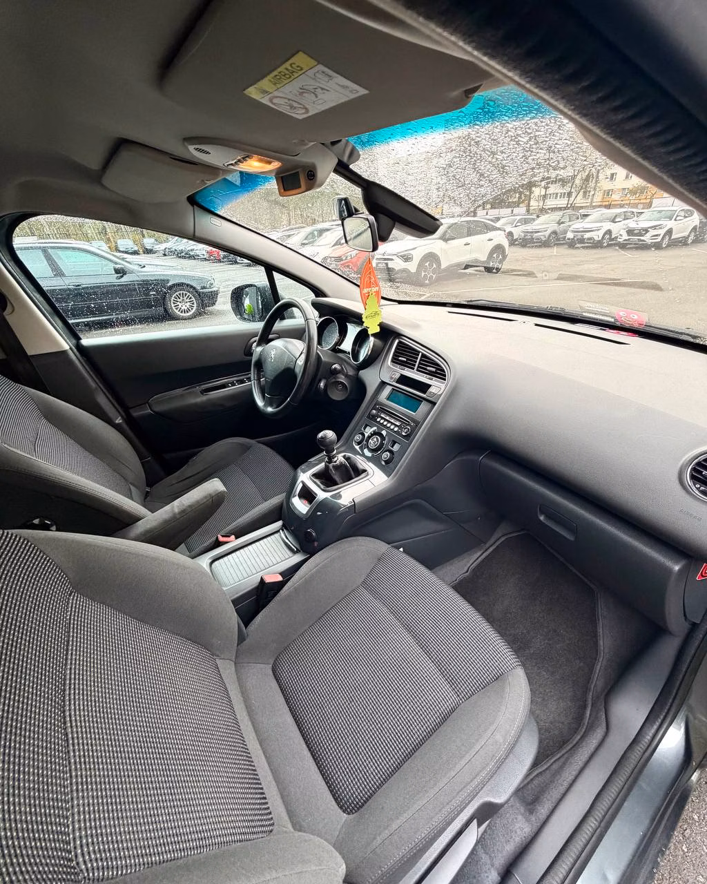 Peugeot 5008 фото 13