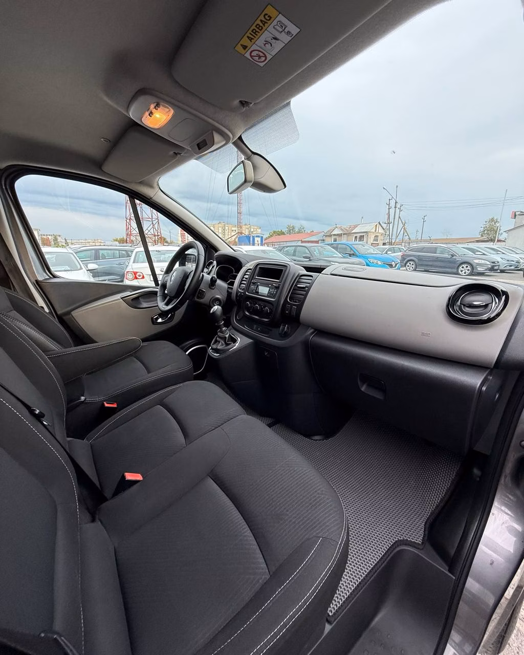 Renault Trafic фото 14