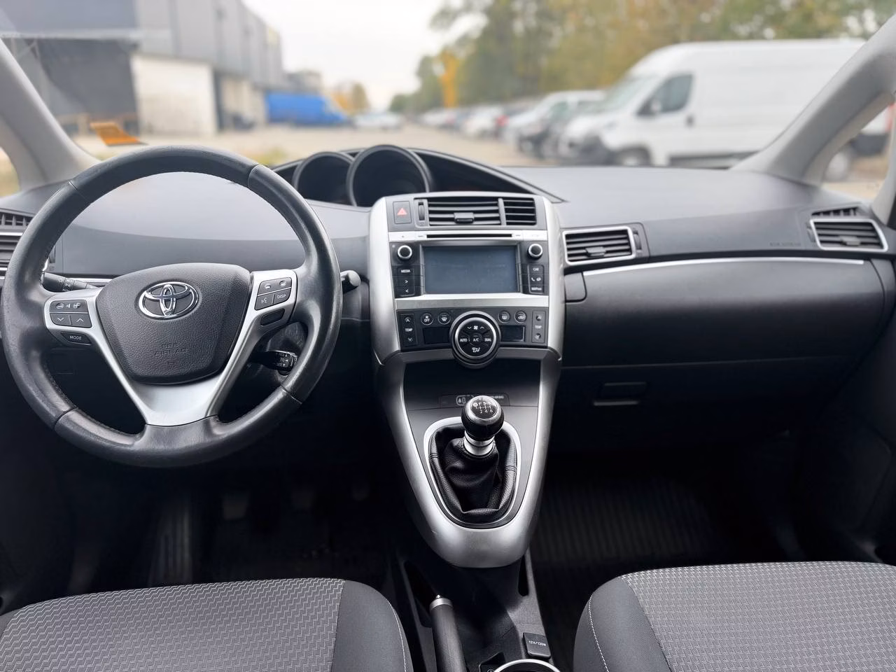Toyota Verso фото 11