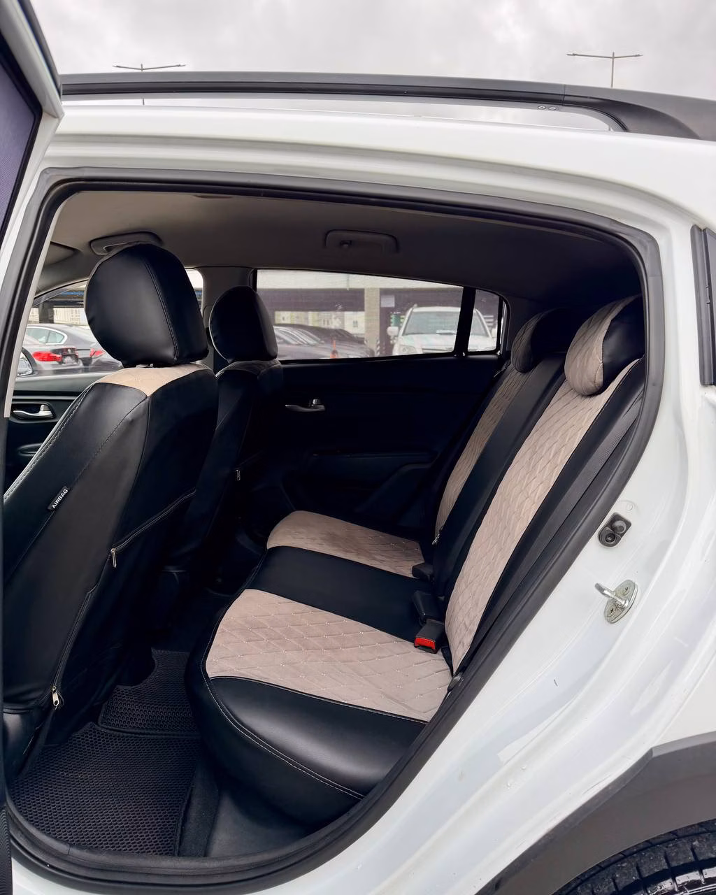 Kia Rio X (X-Line) фото 11