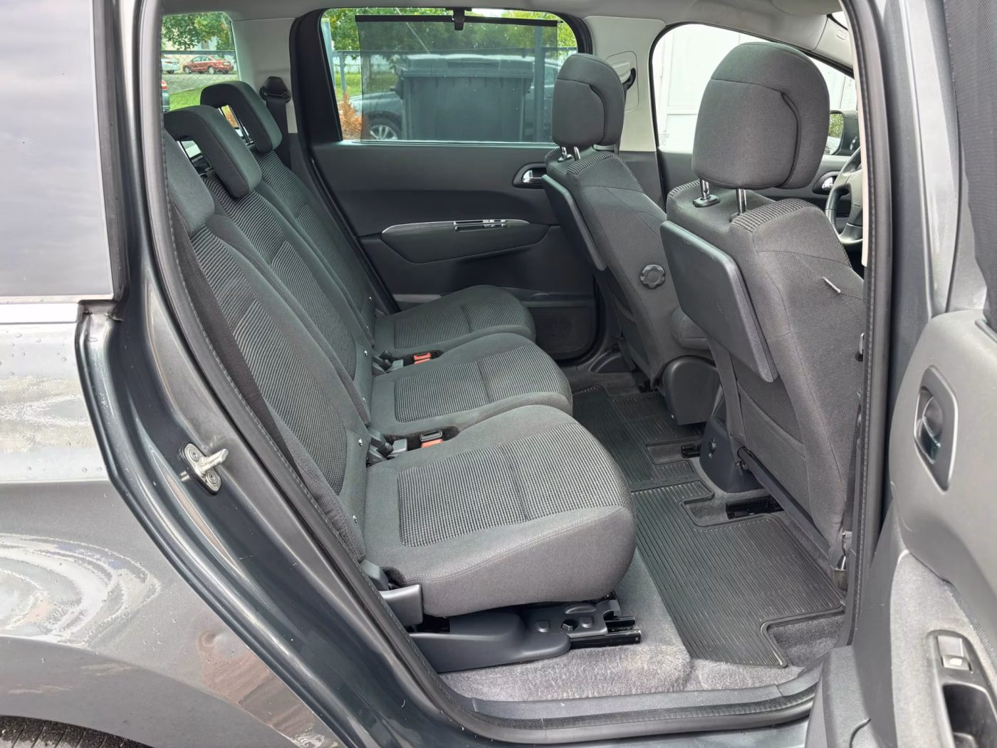 Peugeot 5008 фото 18