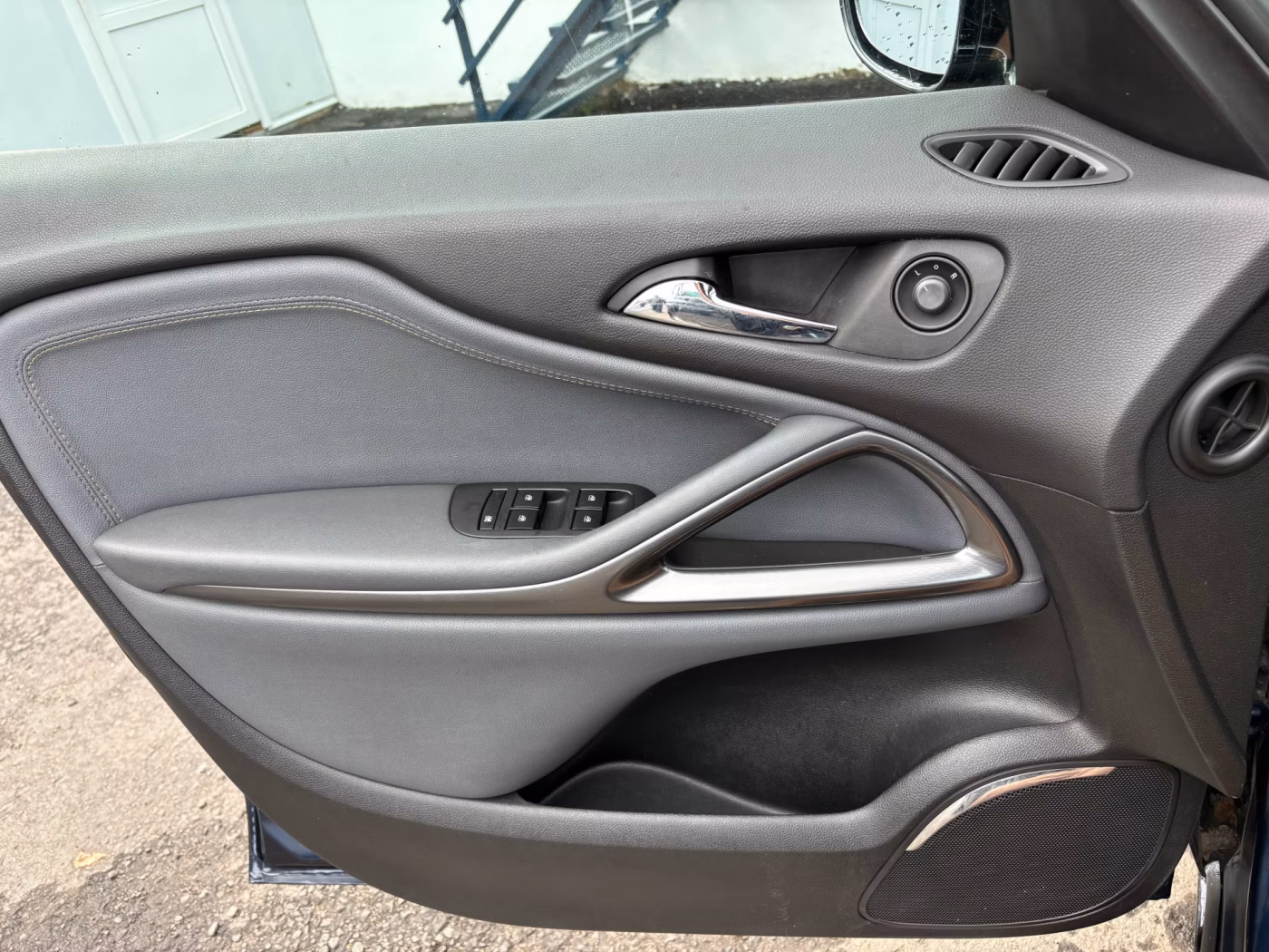 Opel Zafira фото 15
