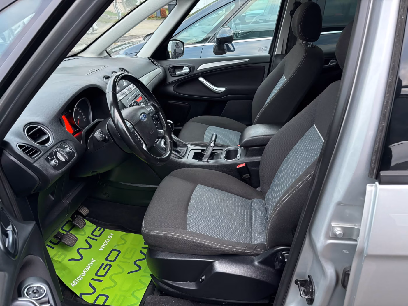 Ford Galaxy фото 9