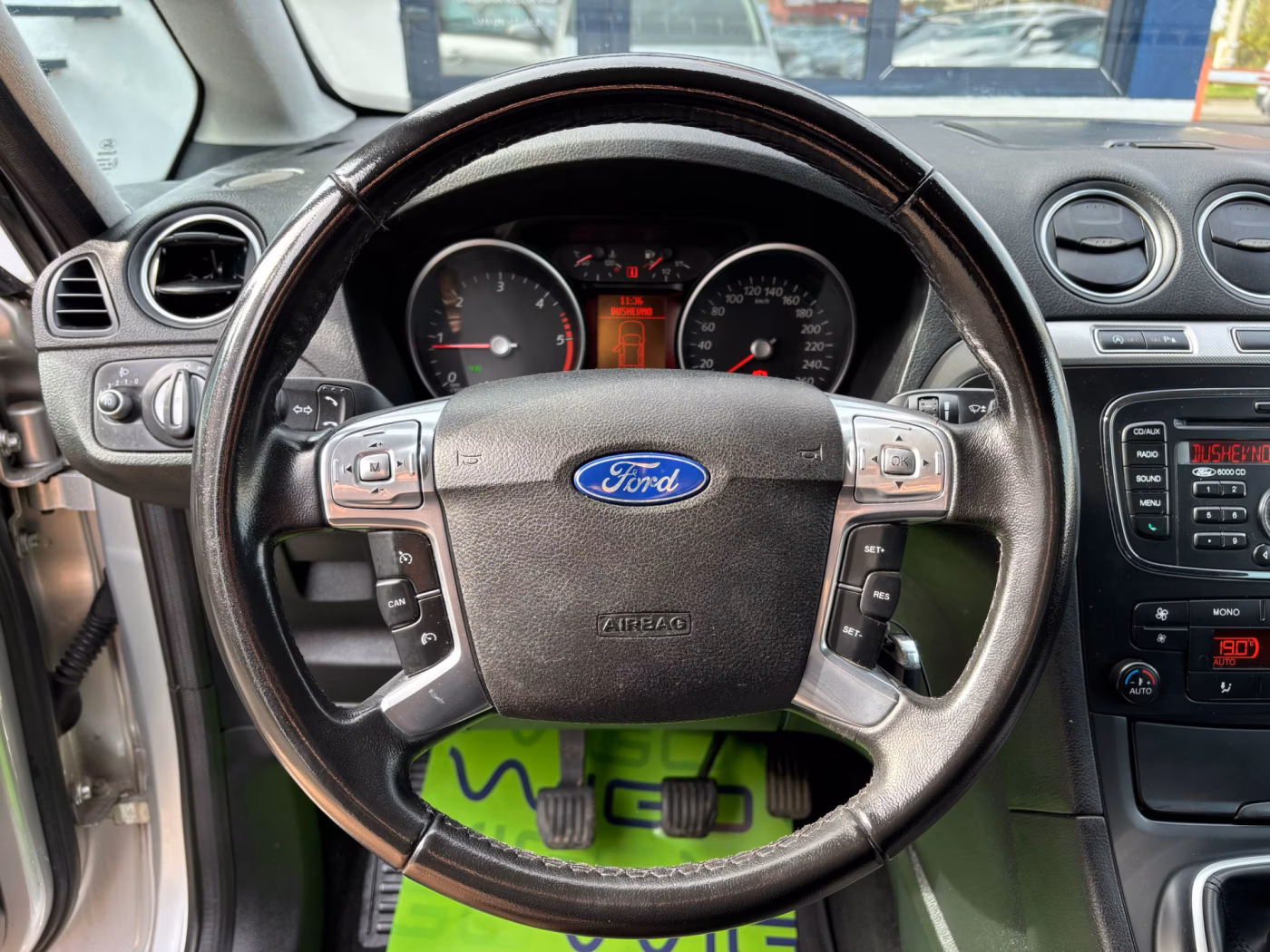 Ford Galaxy фото 10