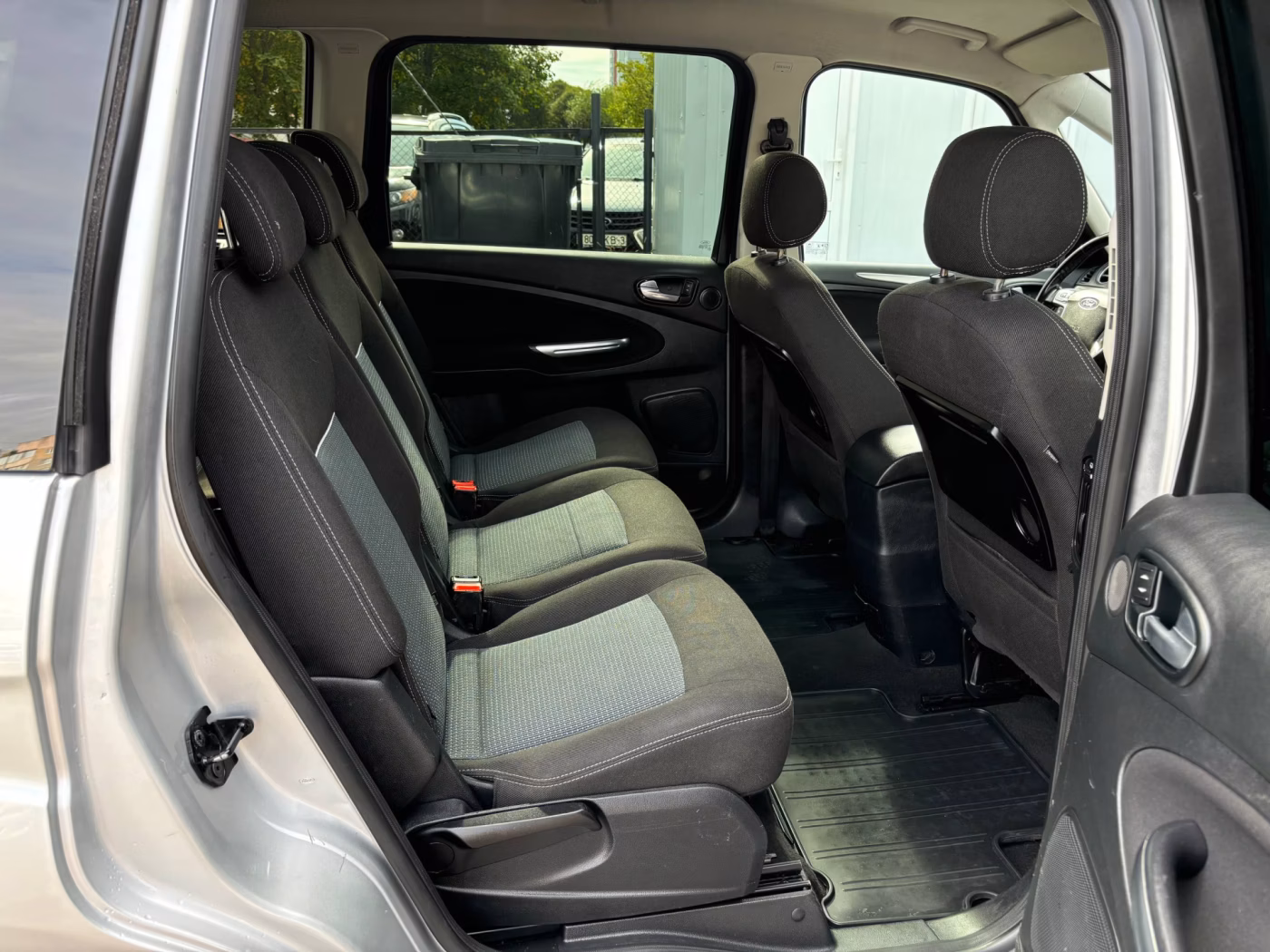Ford Galaxy фото 18