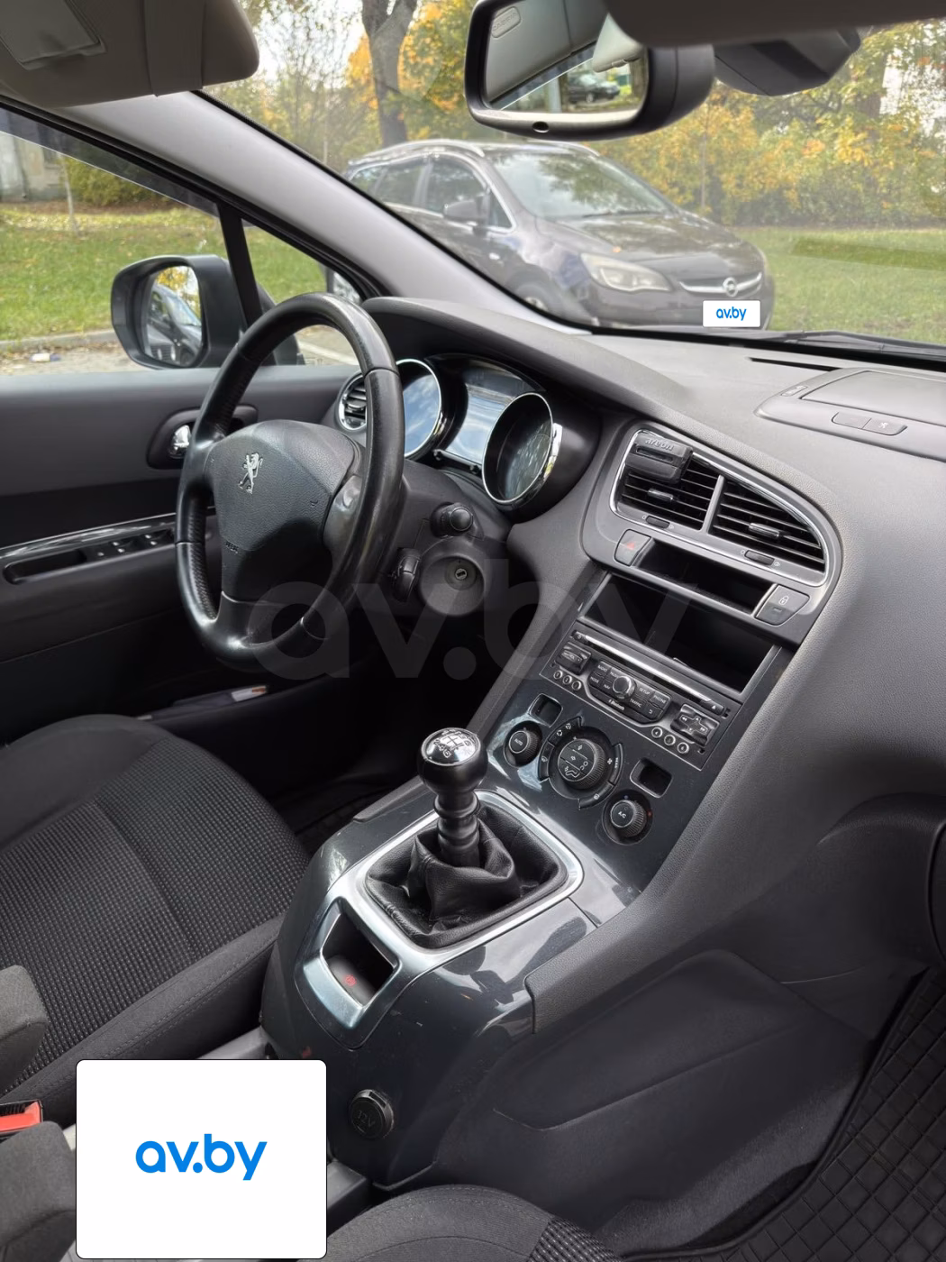 Peugeot 5008 фото 8