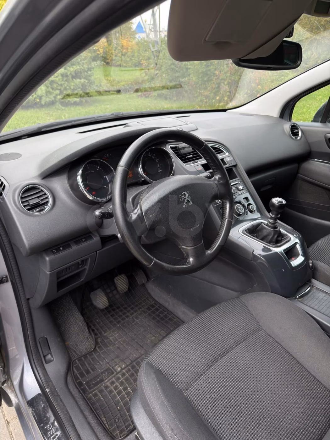 Peugeot 5008 фото 10