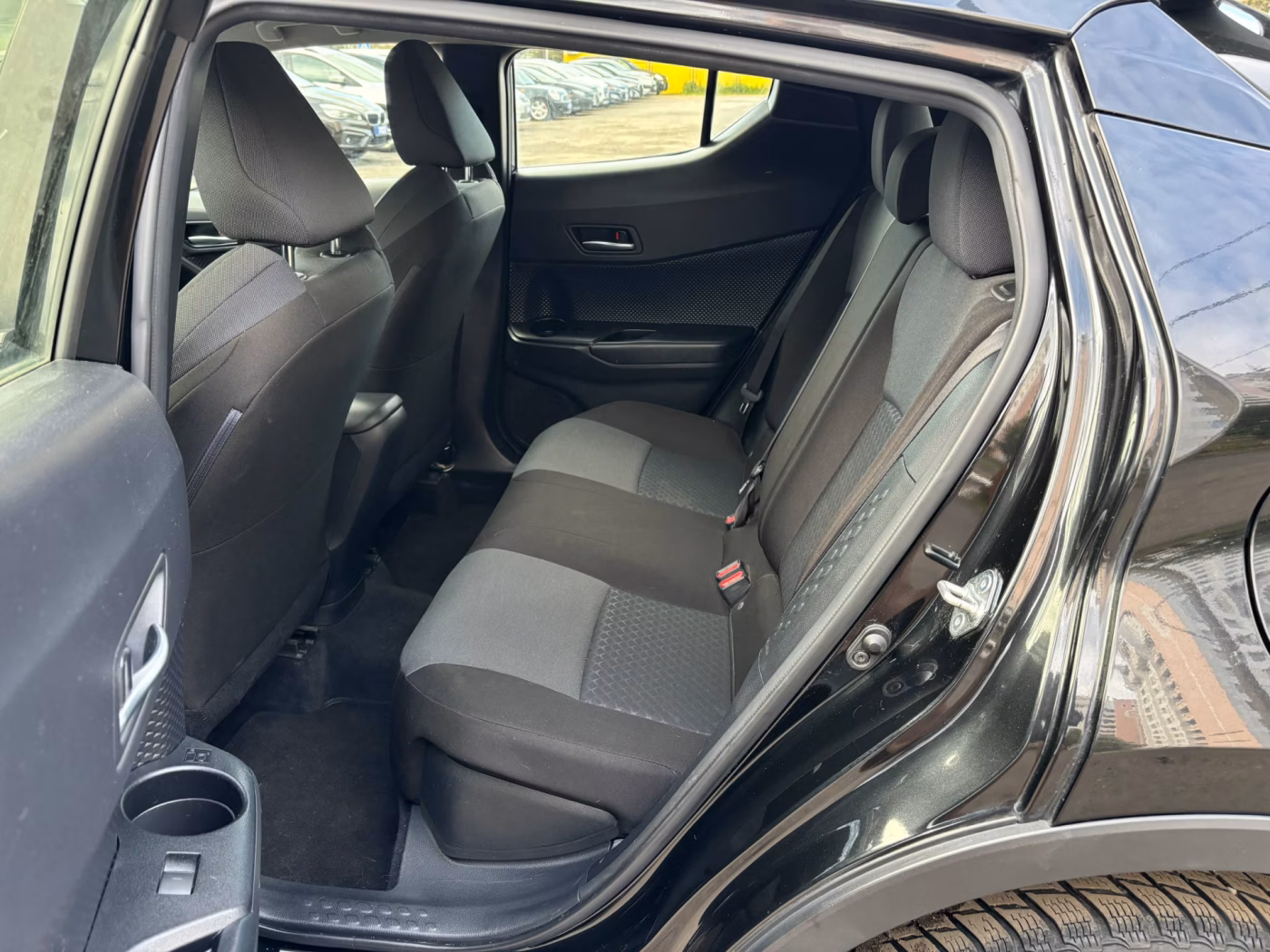 Toyota C-HR фото 16