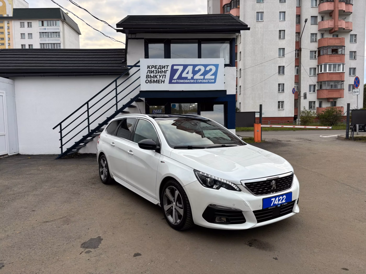 Peugeot 308 фото 3