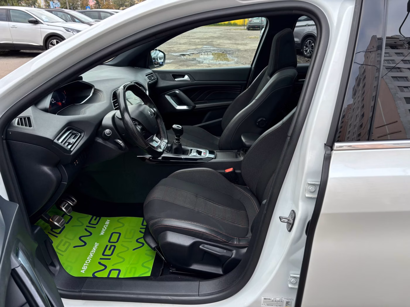 Peugeot 308 фото 9