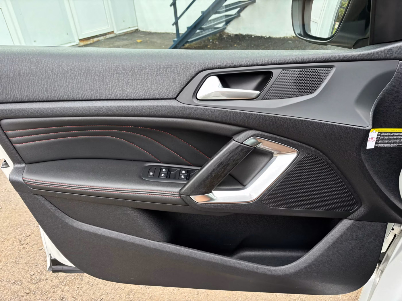 Peugeot 308 фото 15