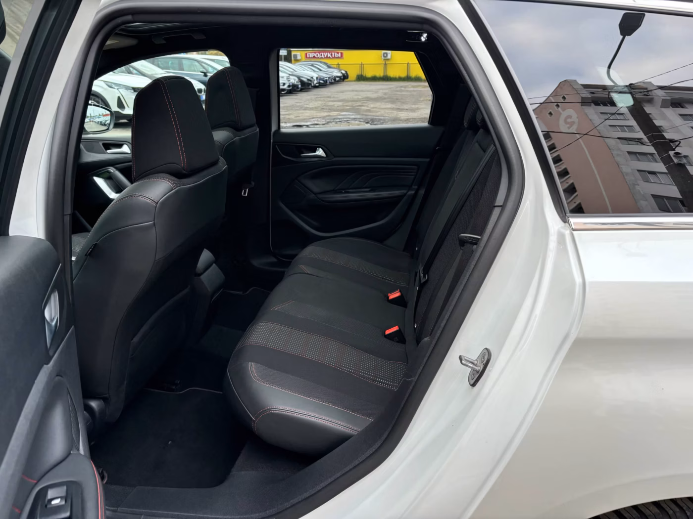 Peugeot 308 фото 16