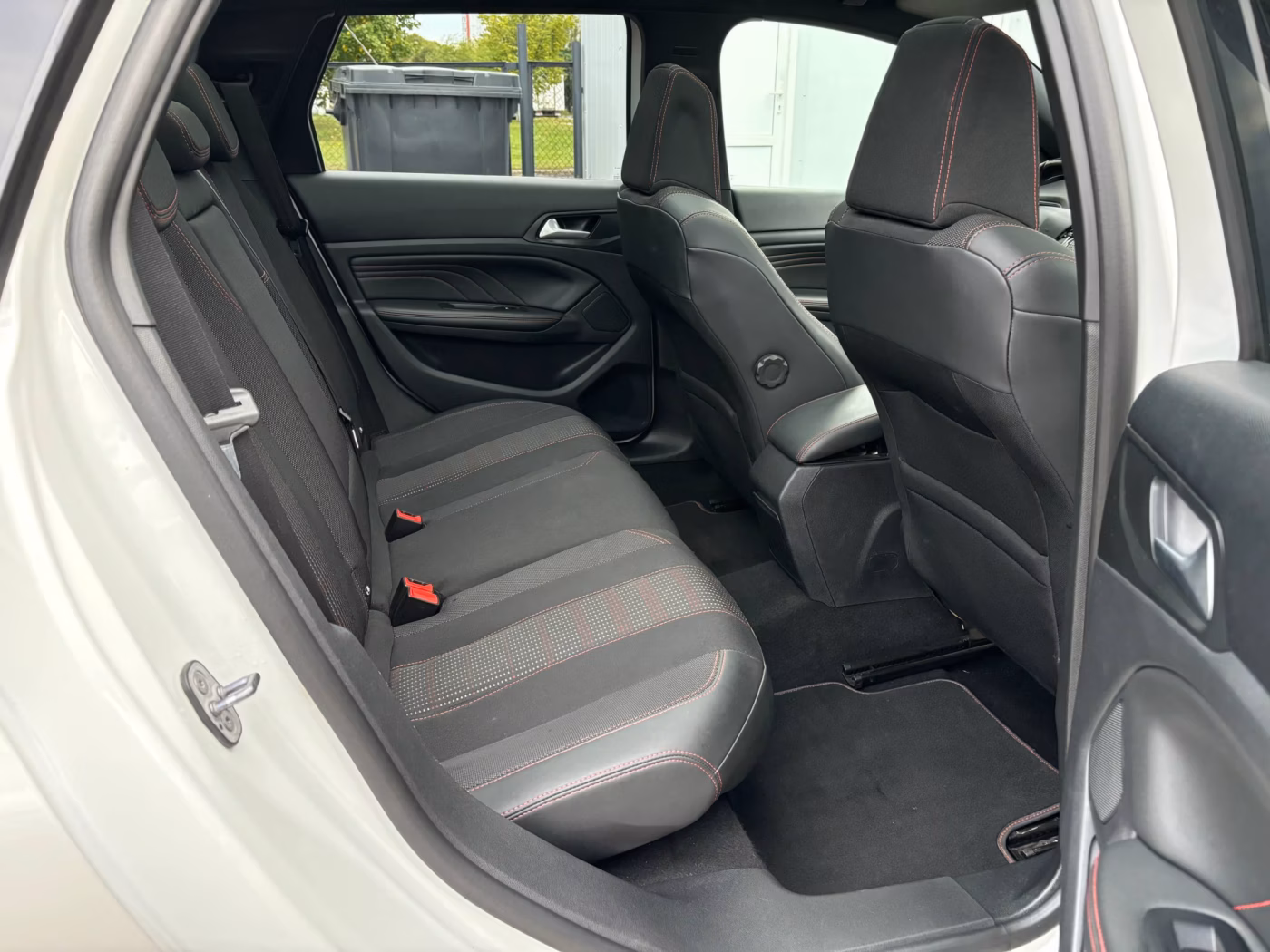 Peugeot 308 фото 18
