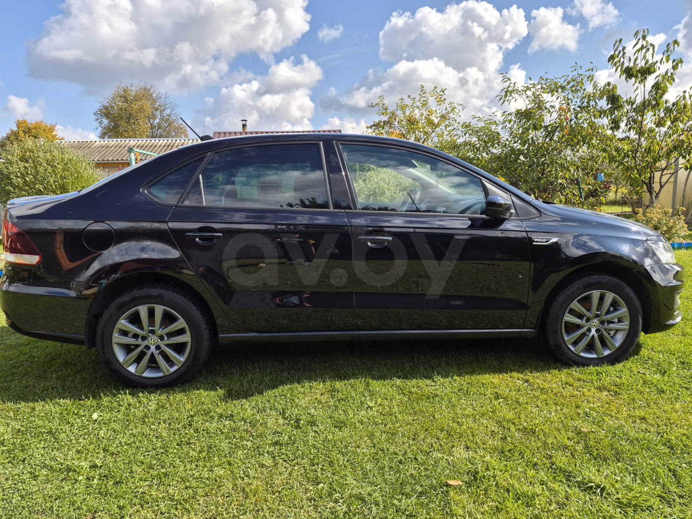 Volkswagen Polo Sedan фото 5