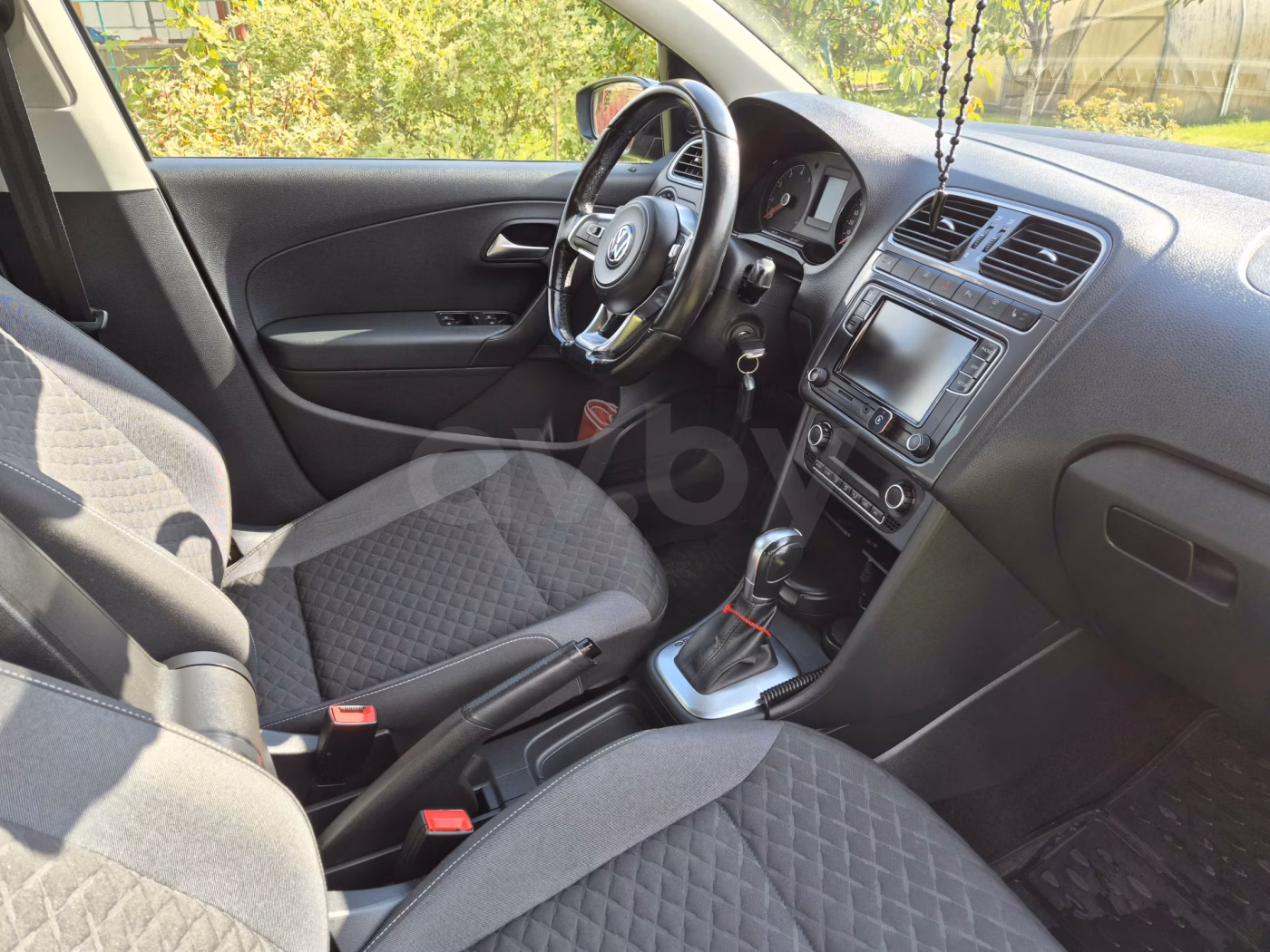 Volkswagen Polo Sedan фото 6