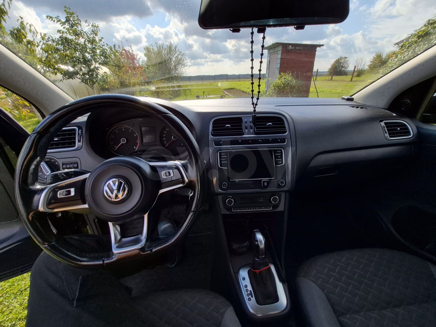 Volkswagen Polo Sedan фото 11