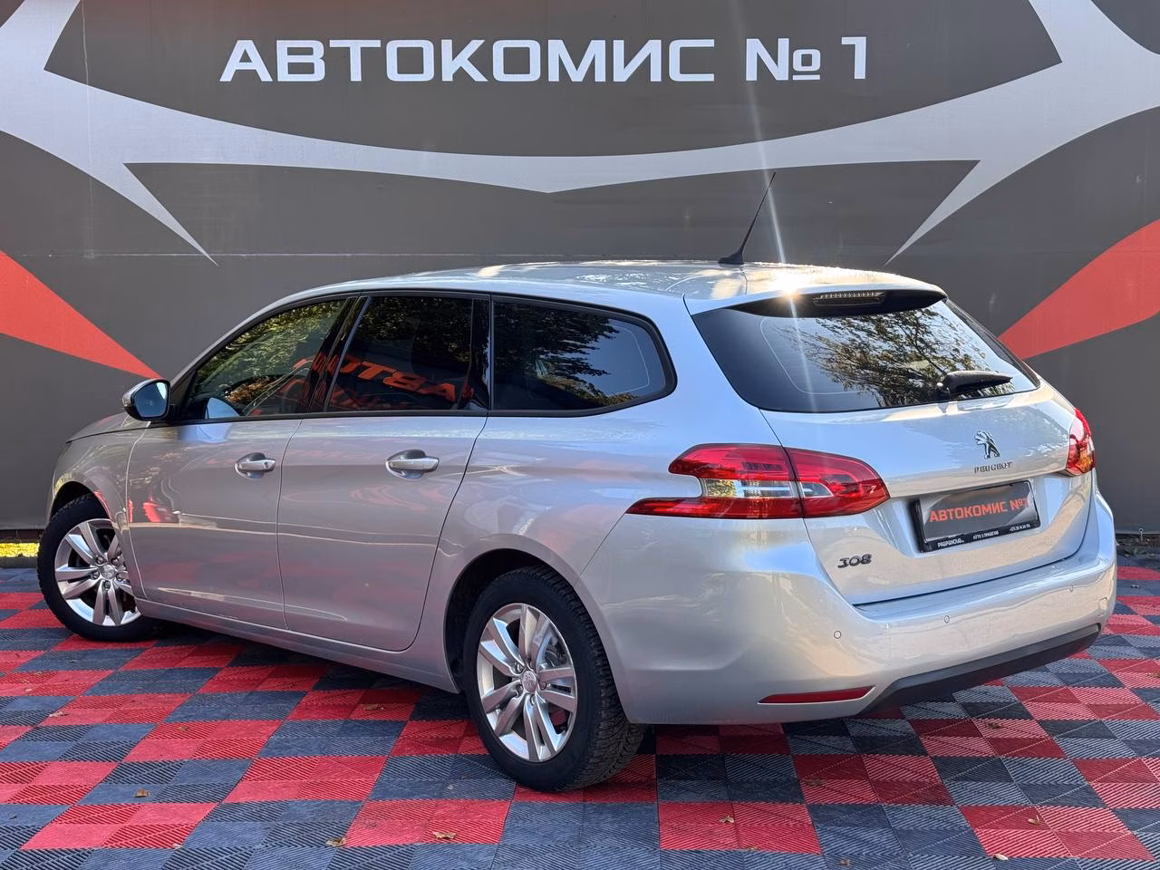 Peugeot 308 фото 3