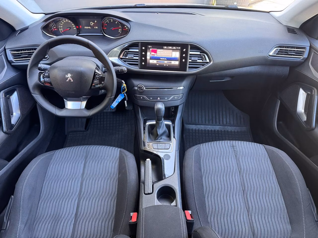Peugeot 308 фото 12