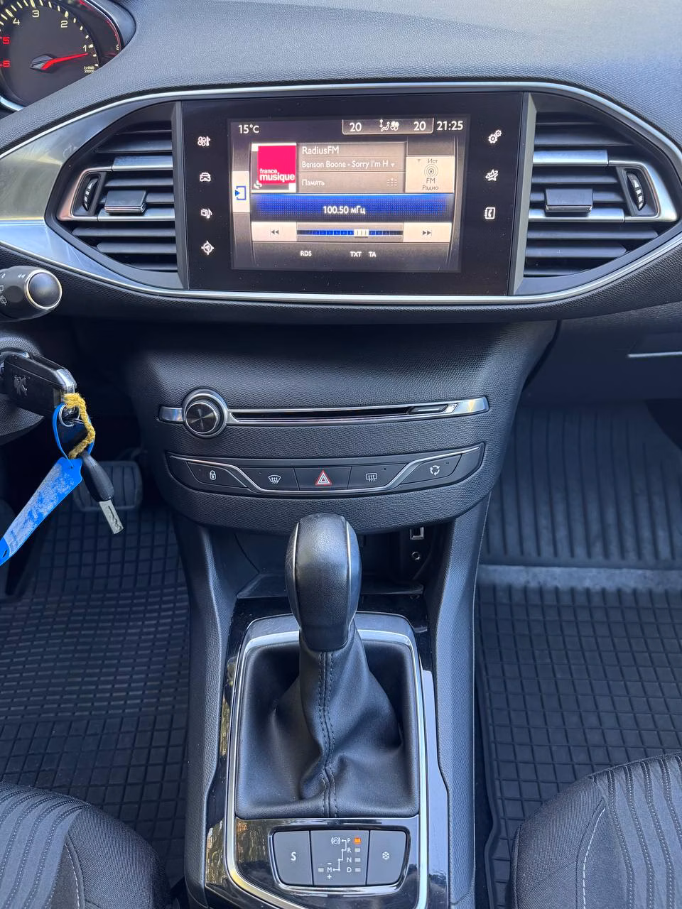 Peugeot 308 фото 14