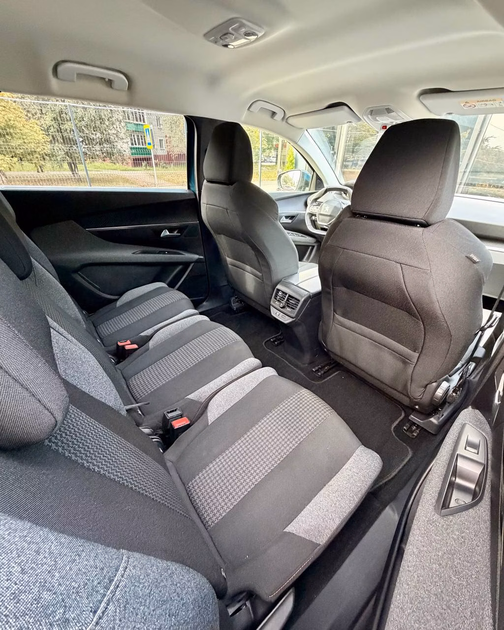 Peugeot 5008 фото 13