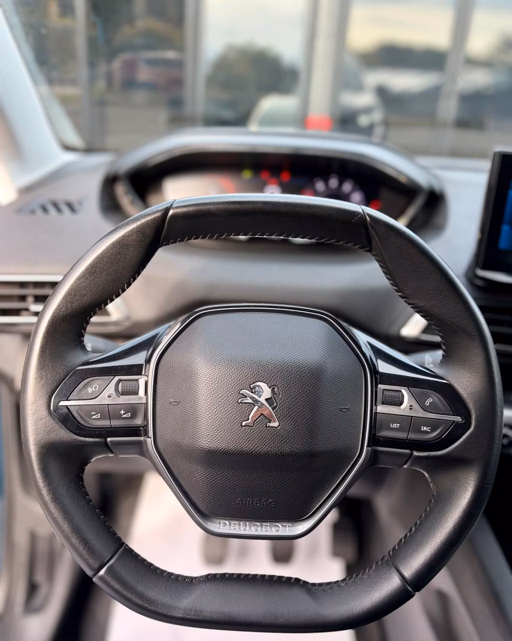 Peugeot 5008 фото 15