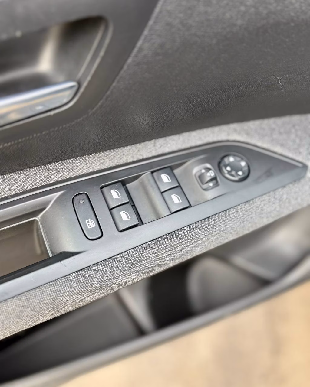 Peugeot 5008 фото 19