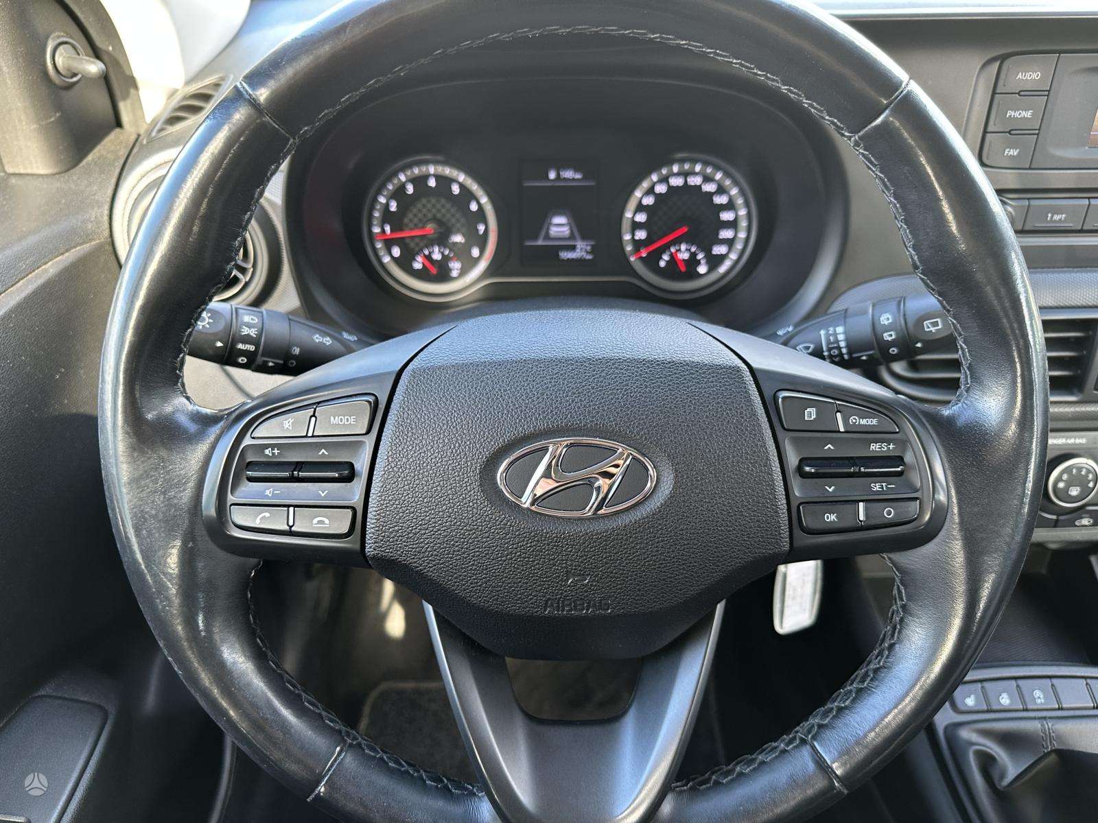 Hyundai i10 фото 6