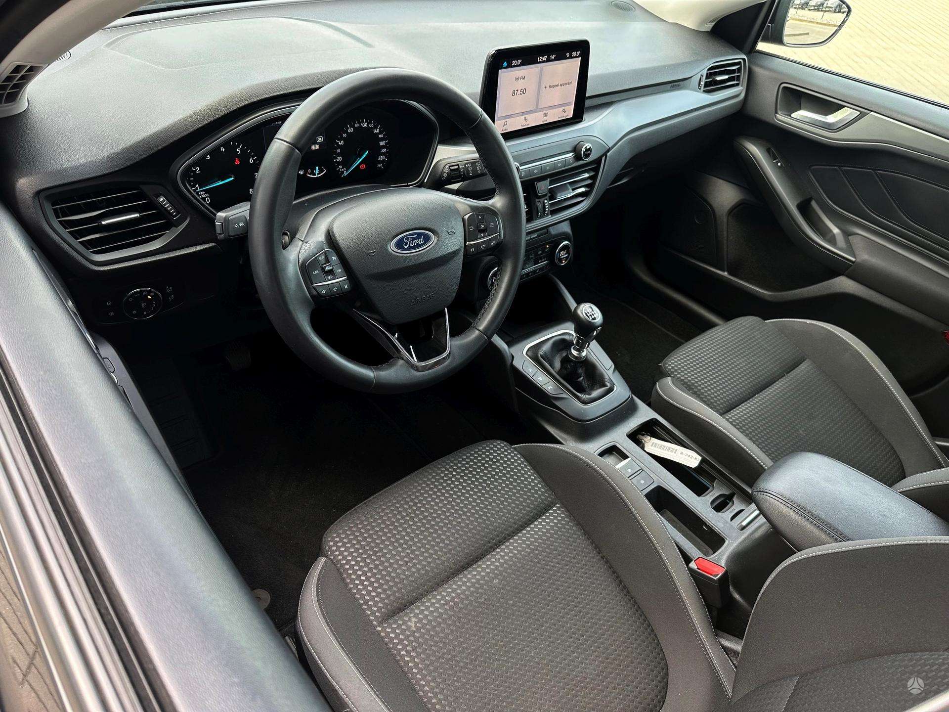 Ford Focus фото 6