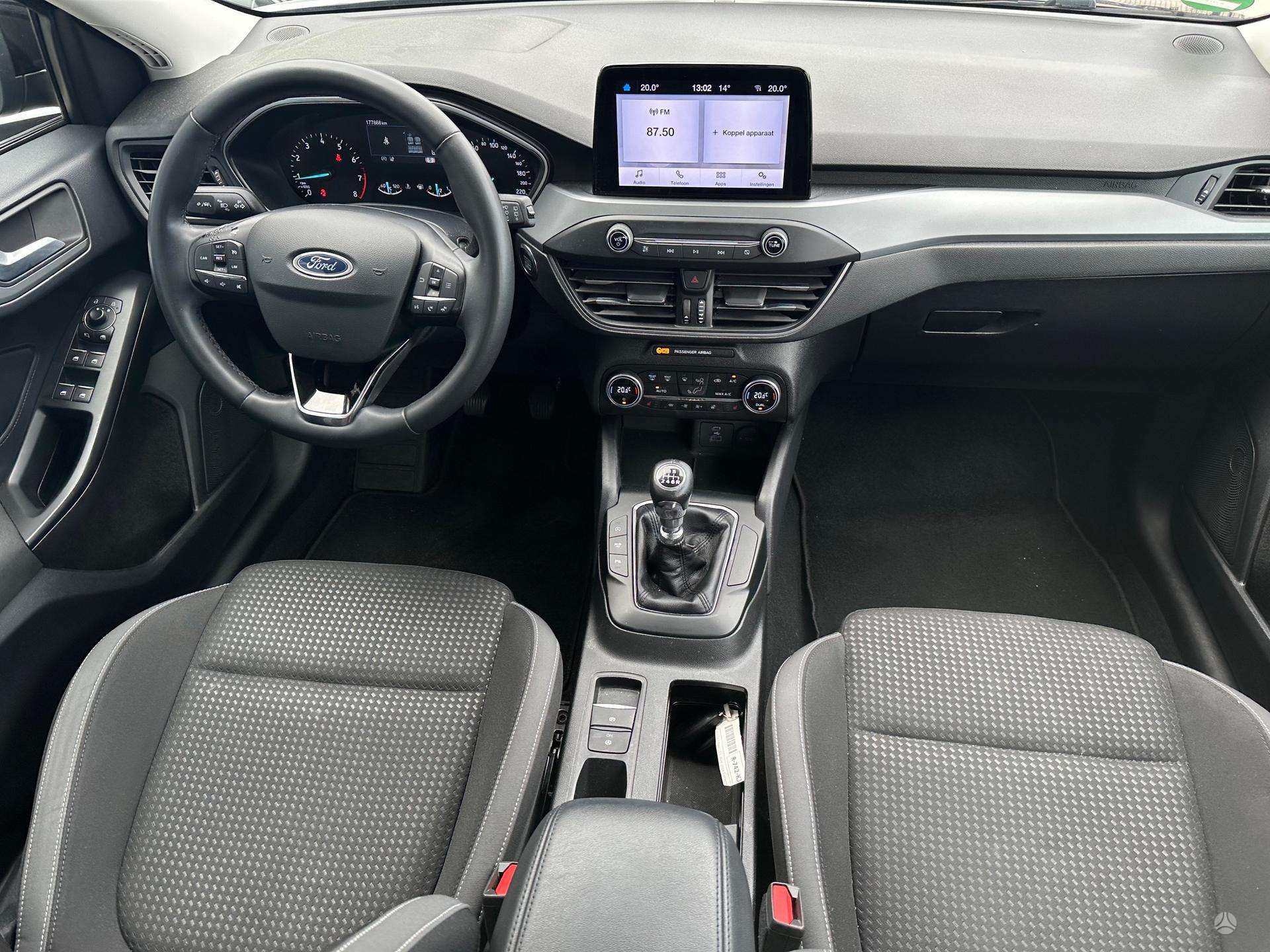 Ford Focus фото 10