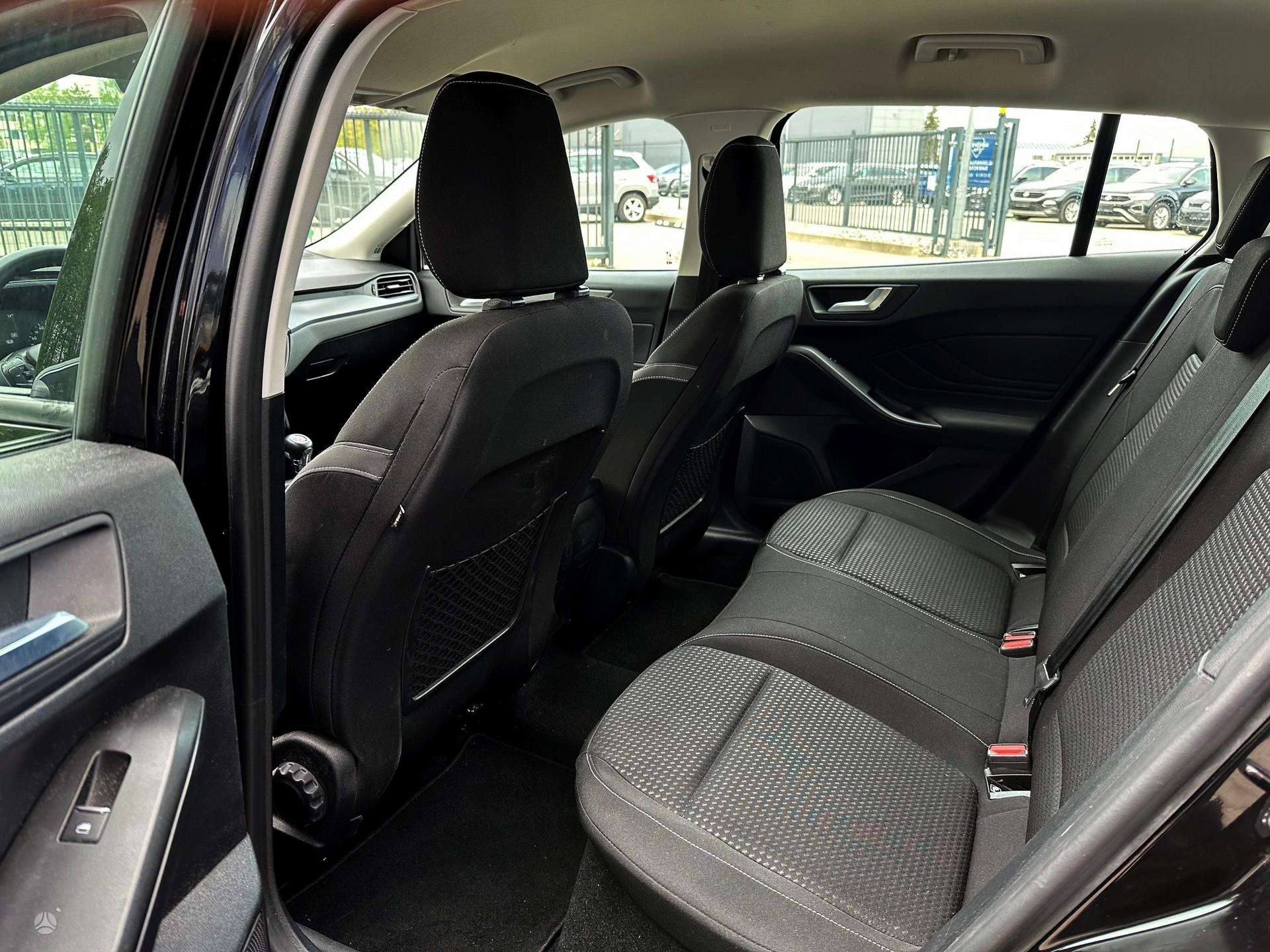 Ford Focus фото 11