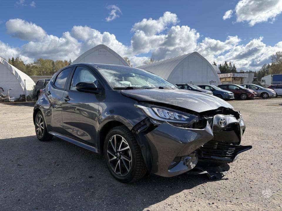 Toyota Yaris фото 3