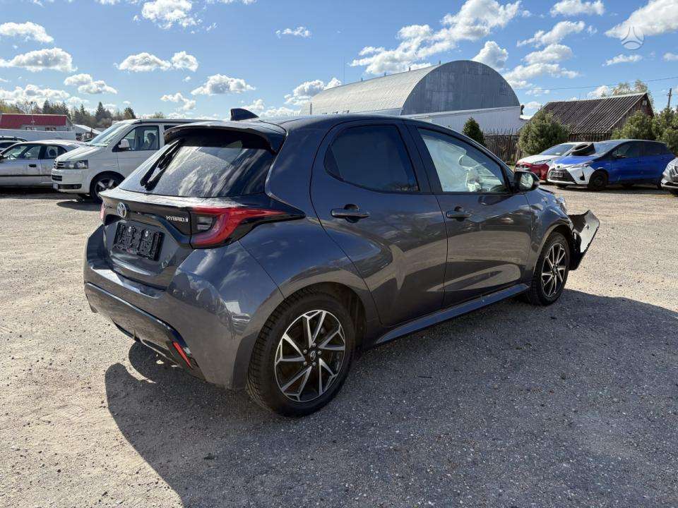 Toyota Yaris фото 4