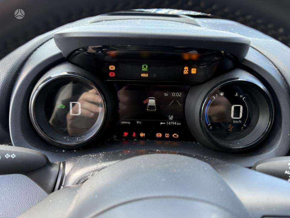Toyota Yaris фото 15