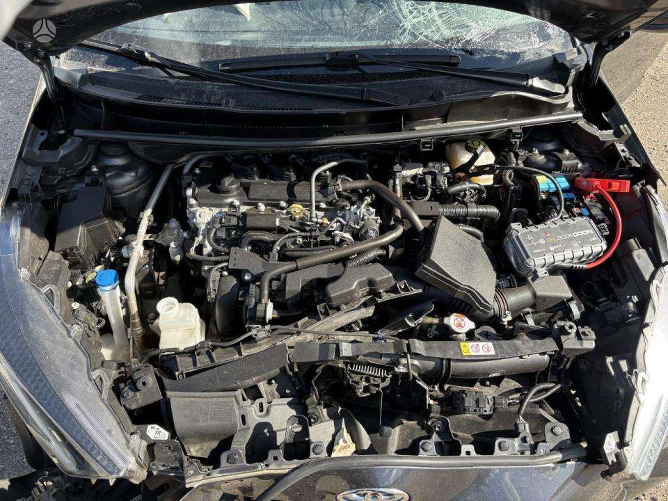 Toyota Yaris фото 16