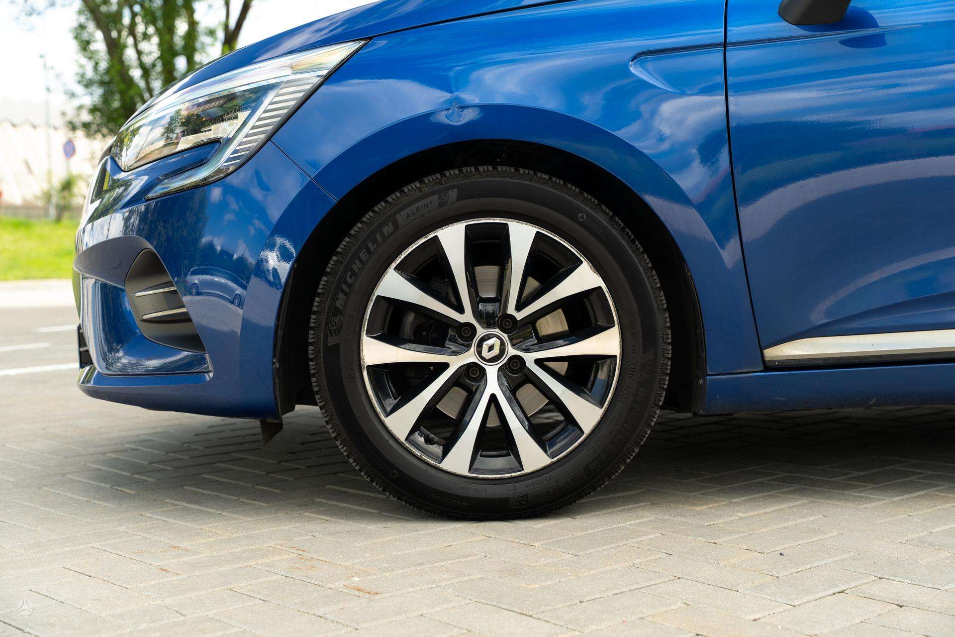 Renault Clio фото 11