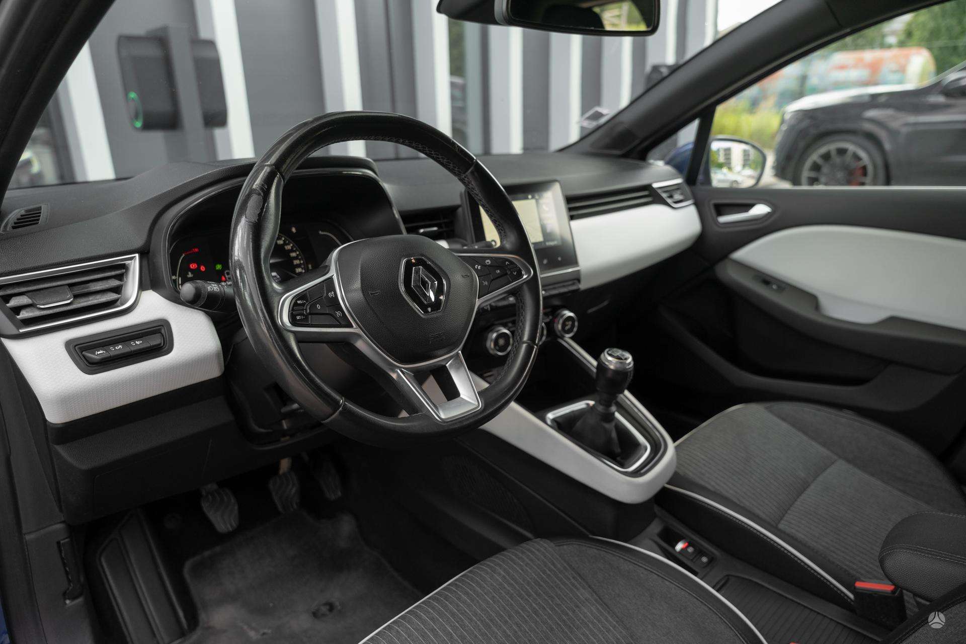 Renault Clio фото 13