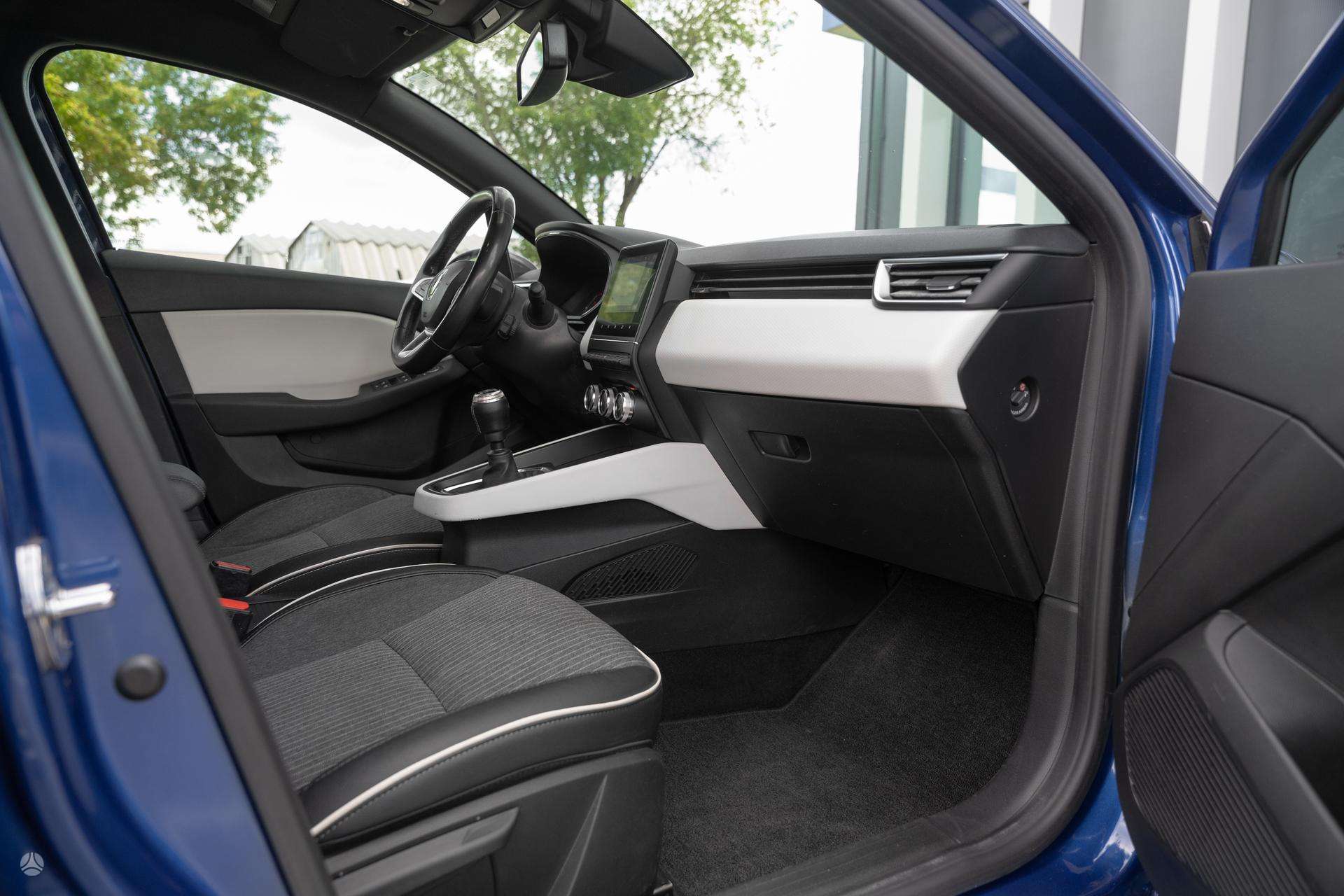 Renault Clio фото 16