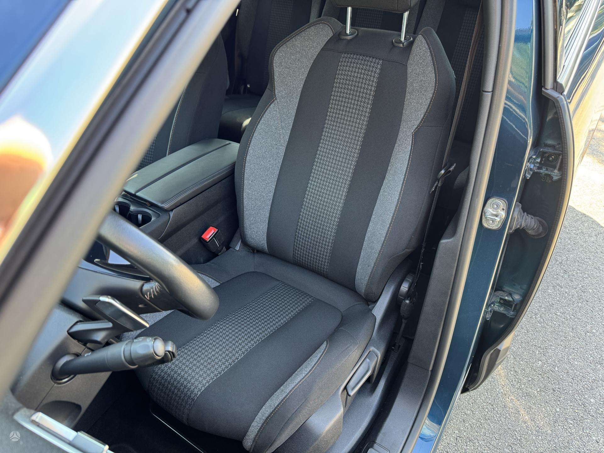 Peugeot 5008 фото 16