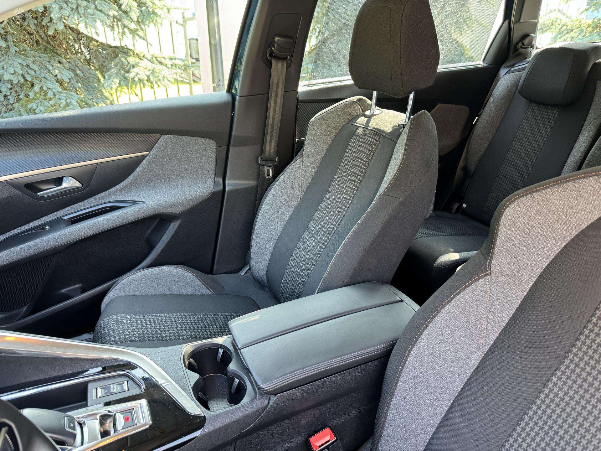 Peugeot 5008 фото 17
