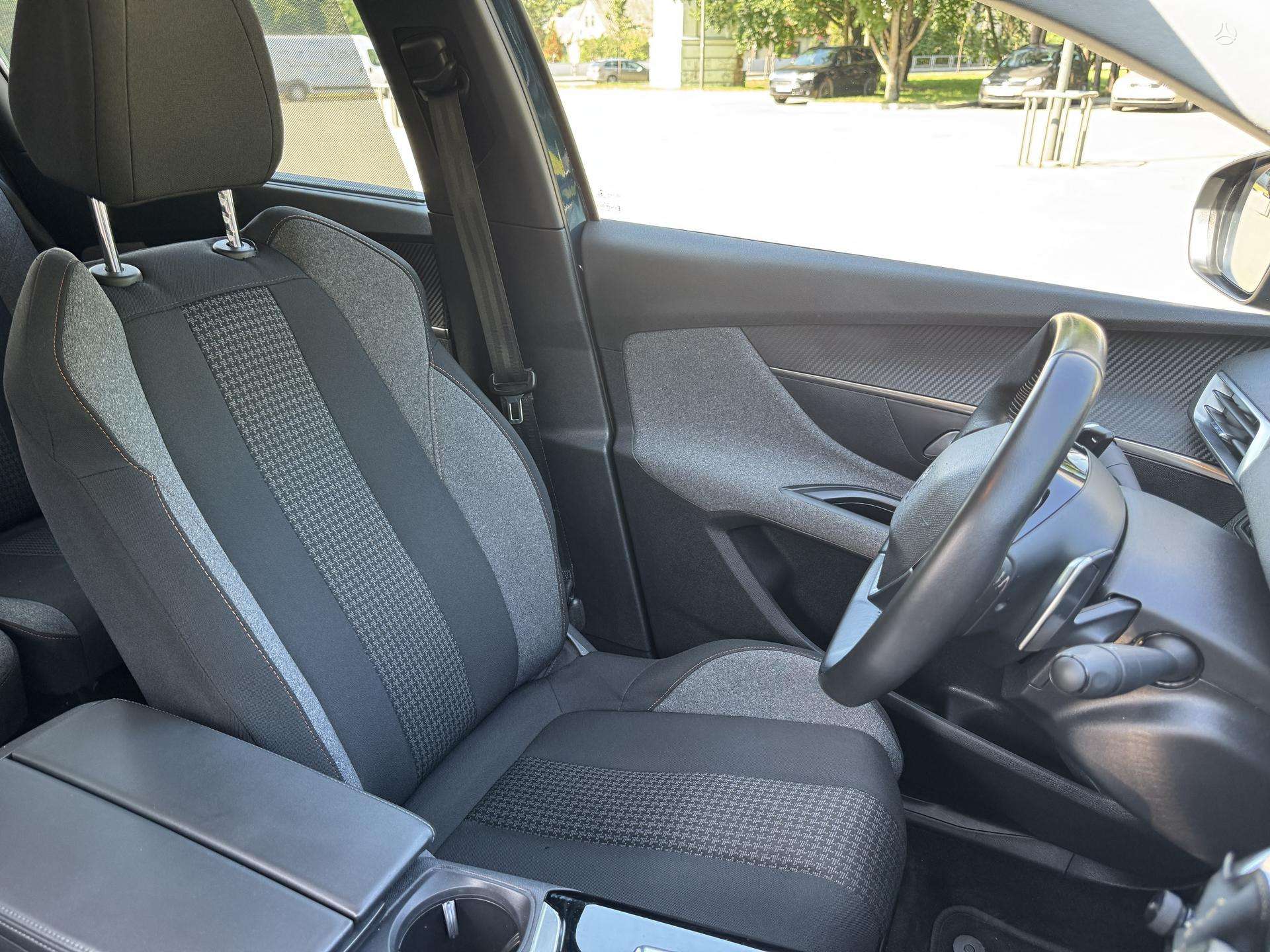 Peugeot 5008 фото 22