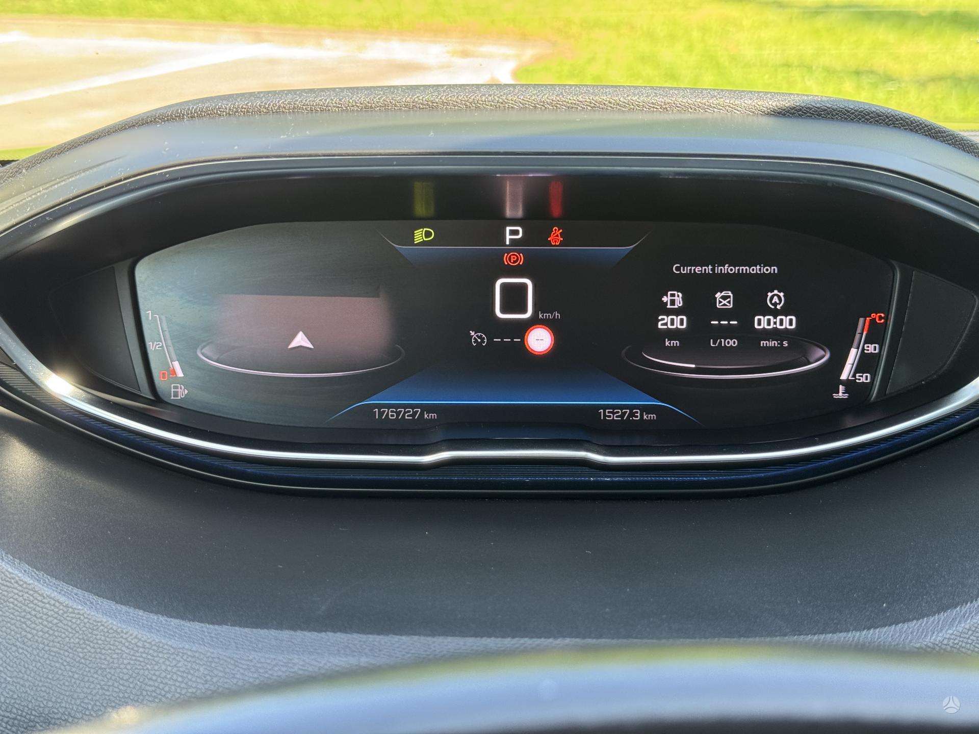 Peugeot 5008 фото 30