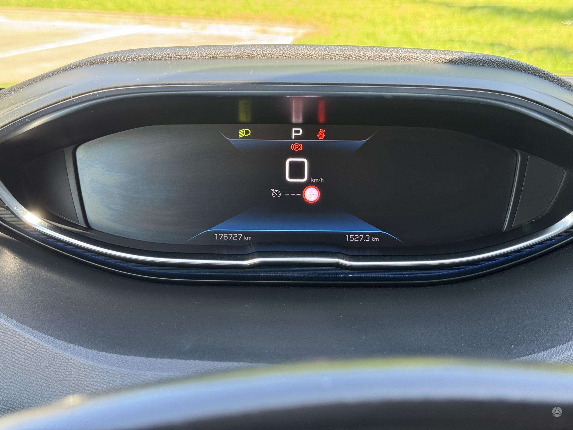 Peugeot 5008 фото 31