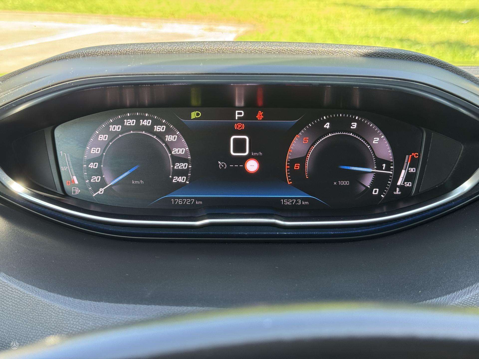 Peugeot 5008 фото 32