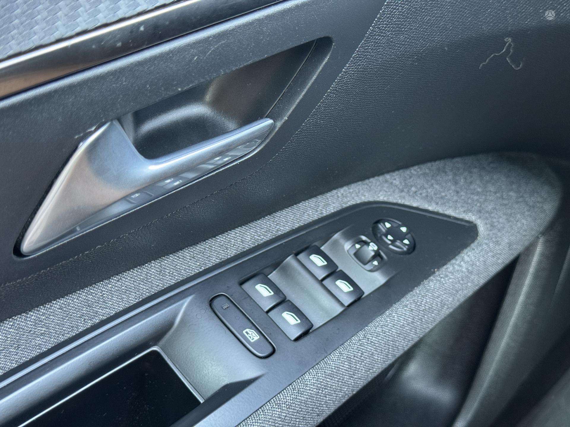 Peugeot 5008 фото 34