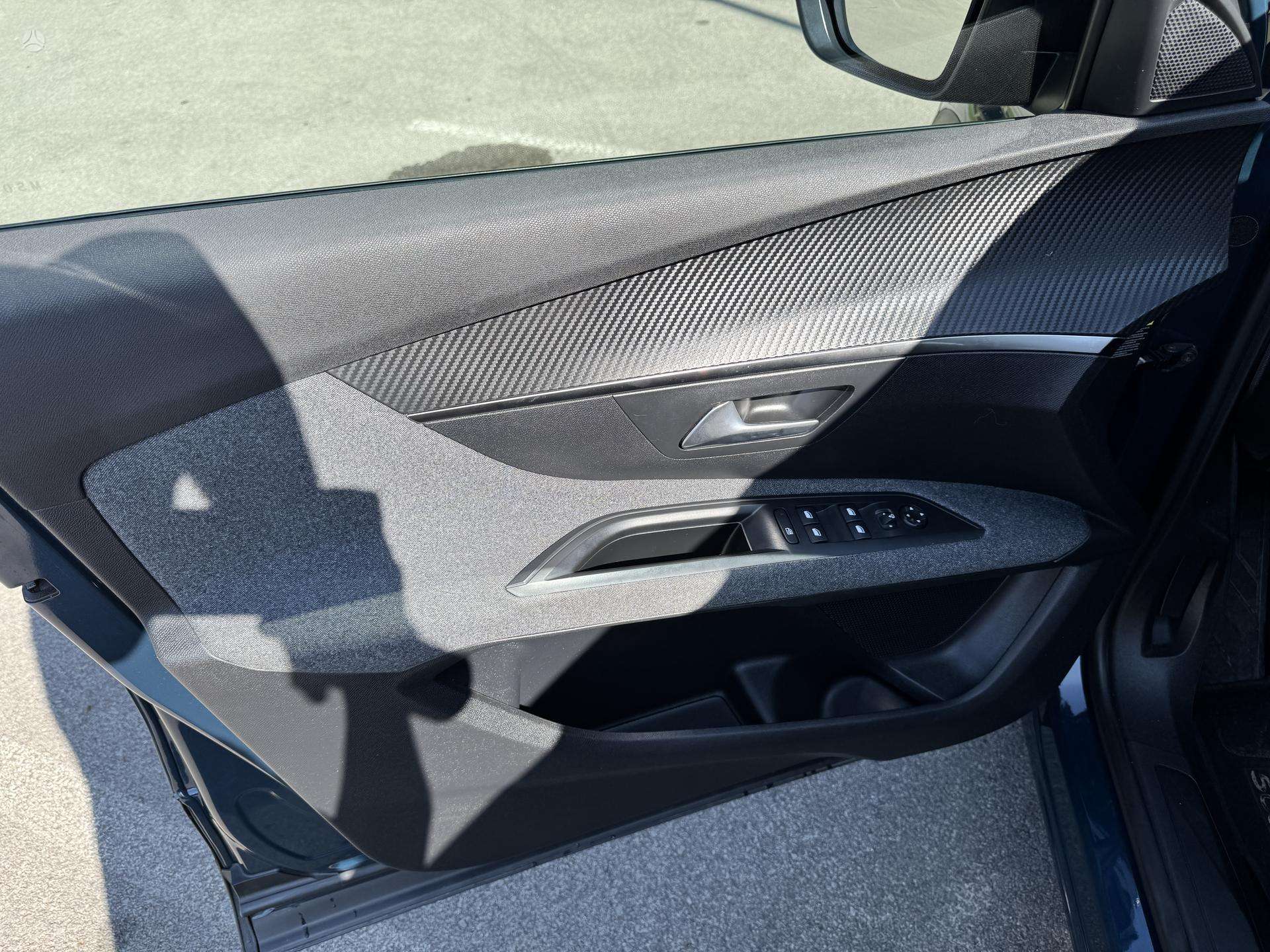 Peugeot 5008 фото 35