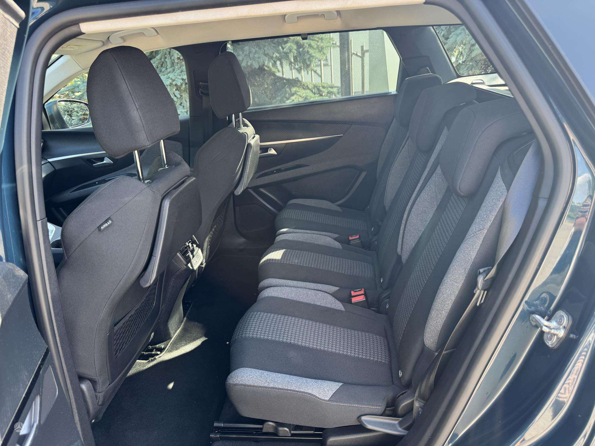 Peugeot 5008 фото 40