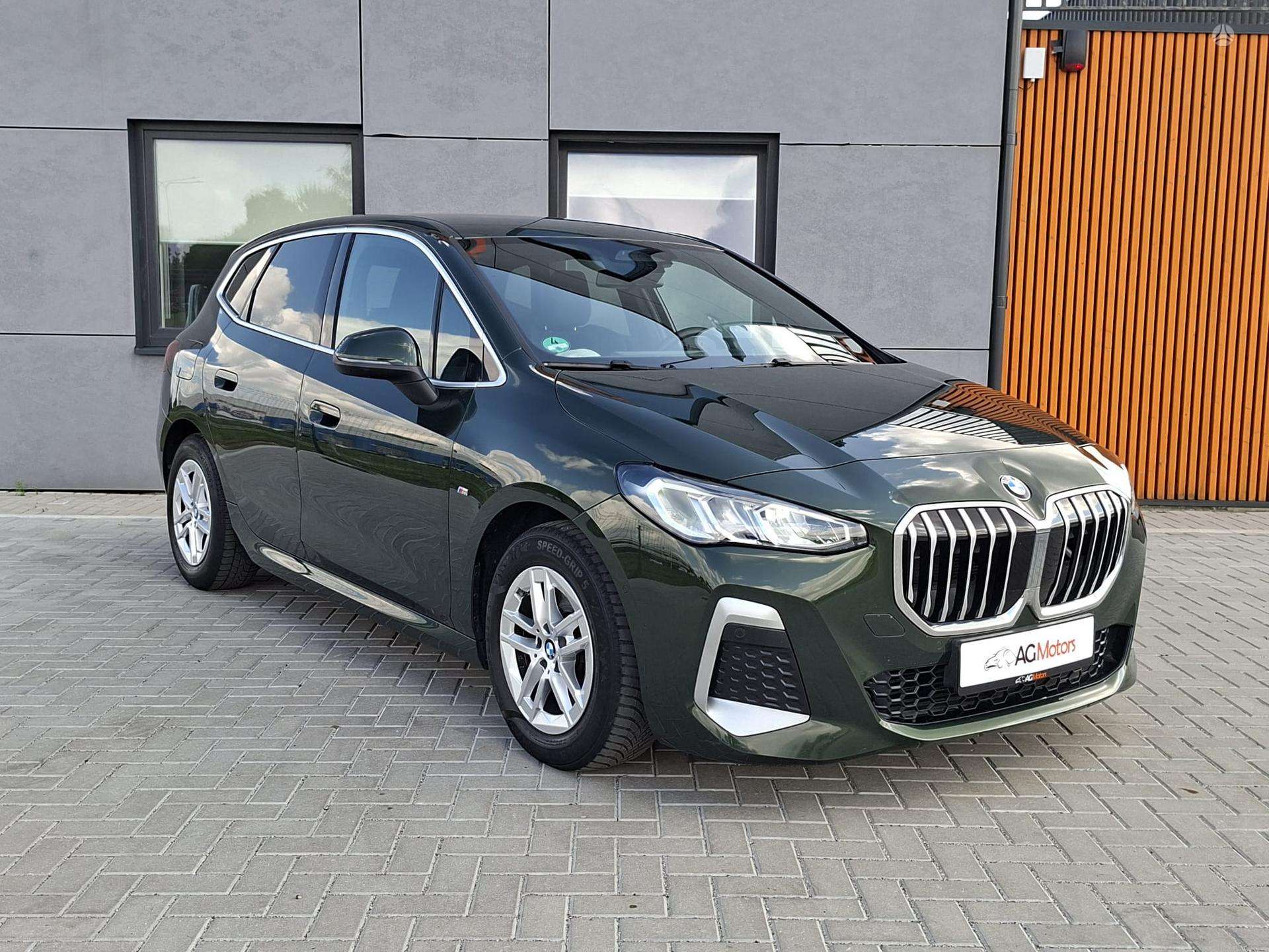 BMW 218 Active Tourer фото 2